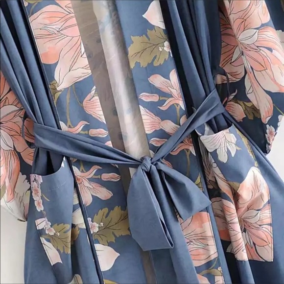 Now in Nude!!! Beautiful kimono wrap with peacock - Picture 6 of 13